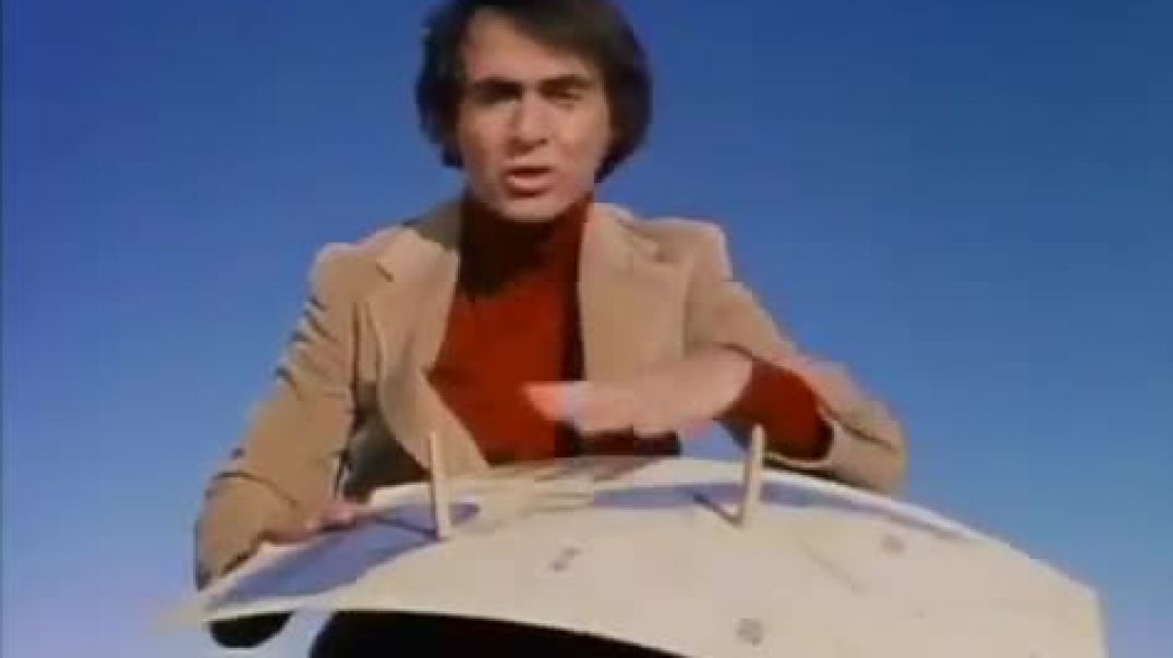 Carl Sagan explains the curvature of the earth