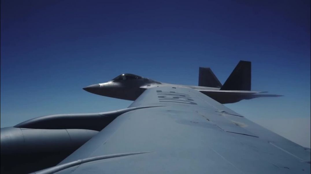 America Military How Jet F-22 Raptor Pilot Secret Communications During In-flight Refueling