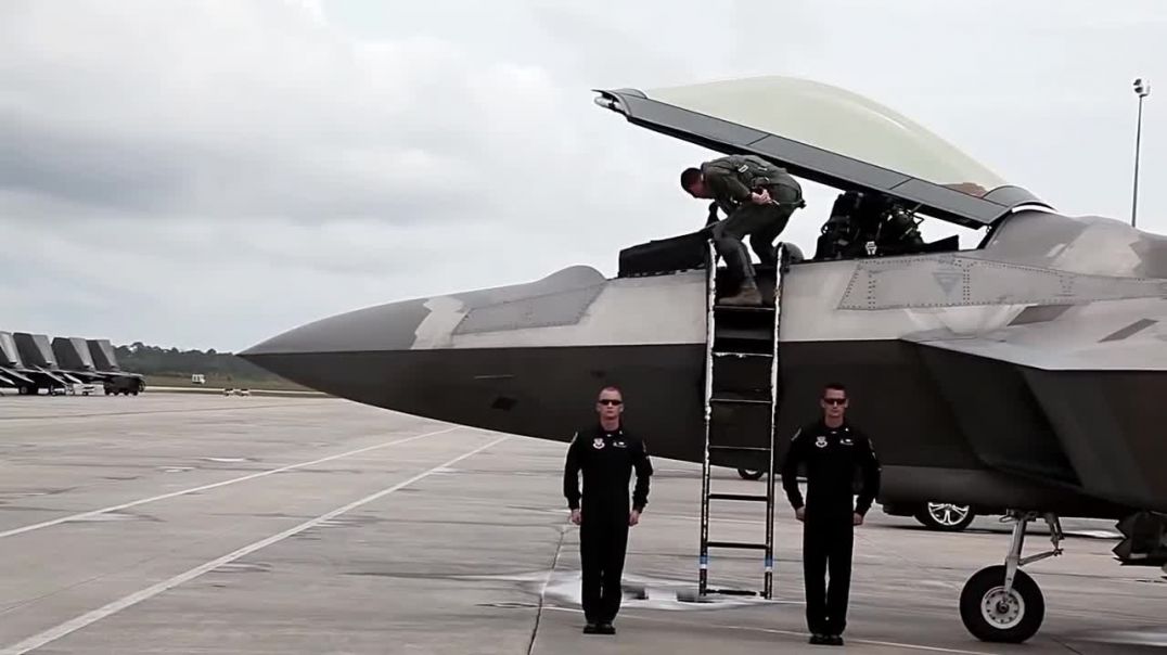 Military weapon F-22 Raptor Shows Extra Powerful its Imposible Ability