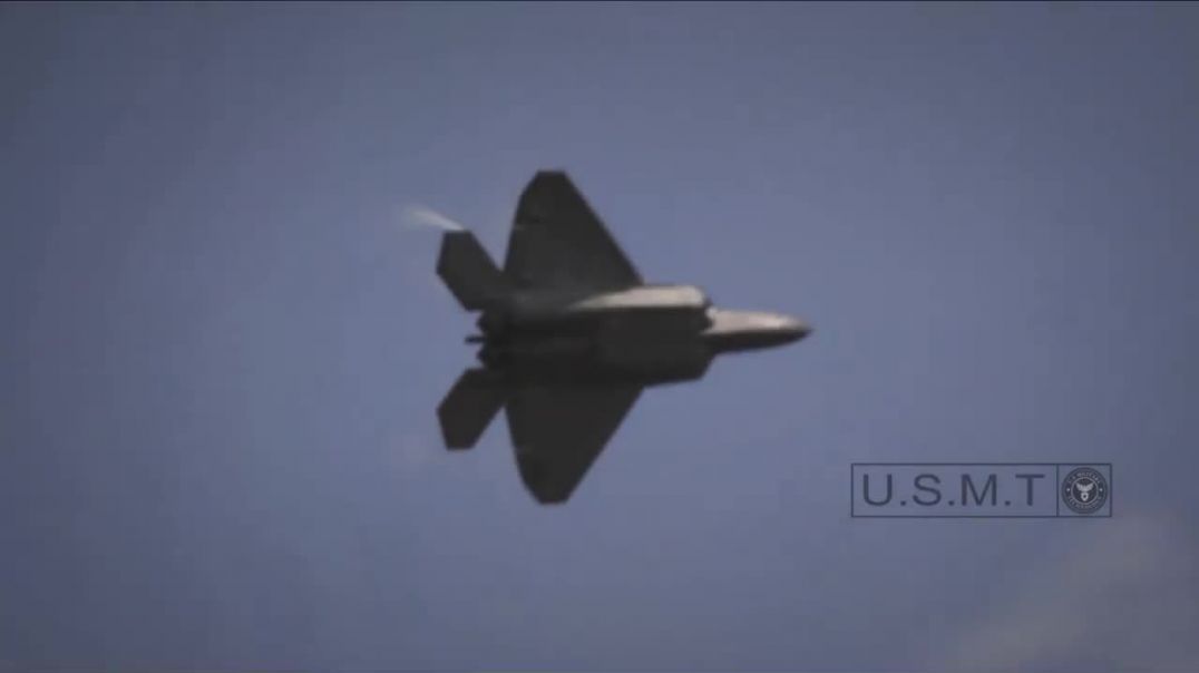 Crazy Military jet F-22 Raptor Freefall-Falls from the Sky in Full Control