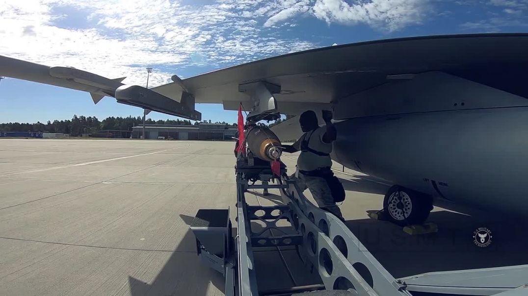 US military Secret how Loading JDAM Bombs Onto F-16 and F-15 Strike Eagle