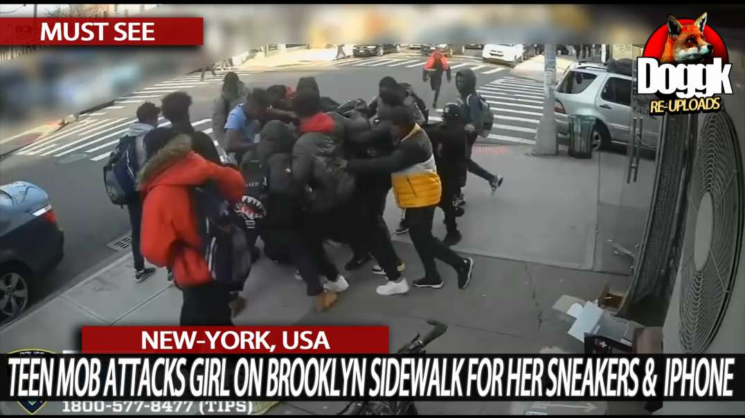 TEEN MOB ATTACKS 15 yo GIRL on BROOKLYN SIDEWALK for her SNEAKERS & IPHONE... (NEW-YORK, USA)