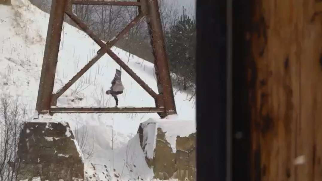 Beta Snowboarders Like to Hand Plant Trannies on Walls