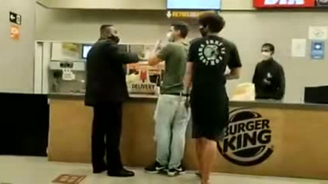 No Burger King! A empatia de muiéres... perversidadecovadia e Atrocidade  junto com os Manginistas!!