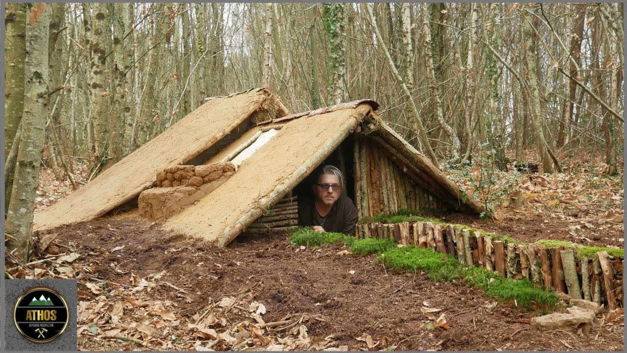 SURVIVAL EARTH LODGE HOUSE - Bushcraft  a pit warm house The best of all natural Shelters!!