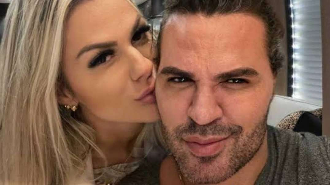 CASADA TRAI E MANDA FOTOS COM O AMANTE PARA O MARIDO