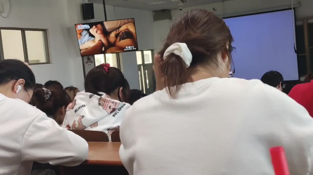 Como é uma aula de Educação Sexual numa universidade chinesa (+18)