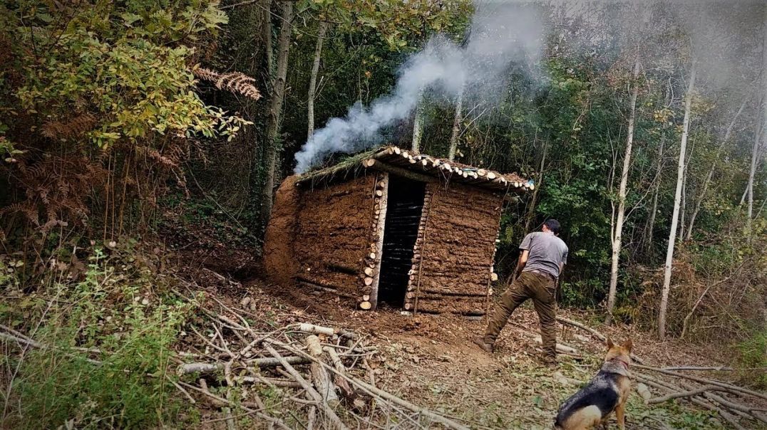 Build a Forest House With Mud and Wood Bushcraft