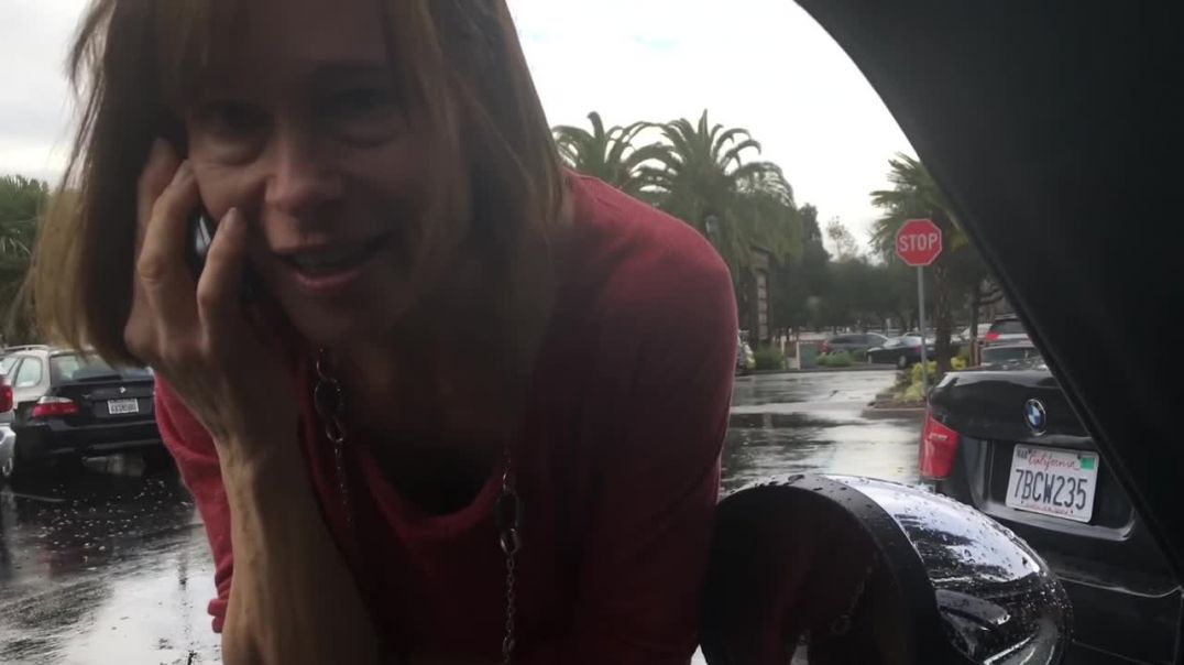 Entitled Palo Alto Woman Blocking Parking Space