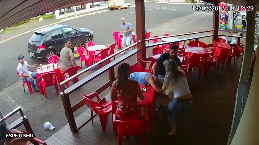 Wife Finds Cheating Husband With Lover and Goes Wild (Brazil)