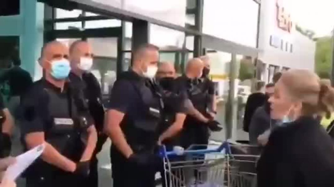 Unreal scenes in France as people are not allowed into supermarkets without "covid passports"