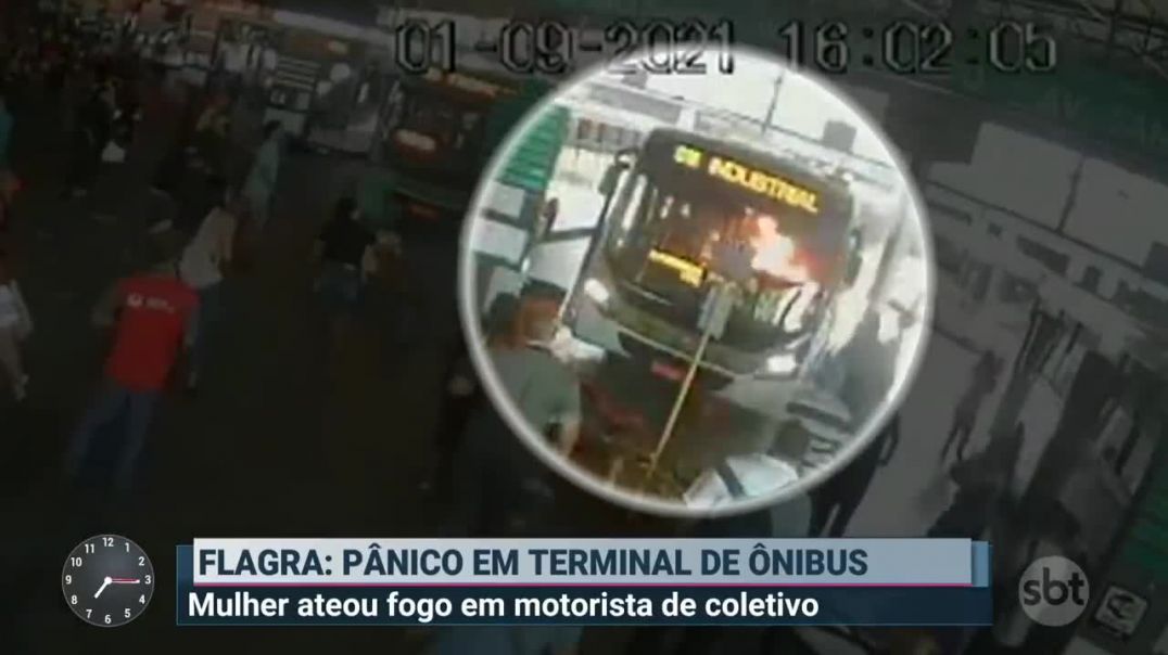 MASCULINICÍDIO : MULHER JOGA GASOLINA EM MOTORISTA DE ÔNIBUS E ATEIA  FOGO ! ( Repórter aprova o ato ao vivo ! )