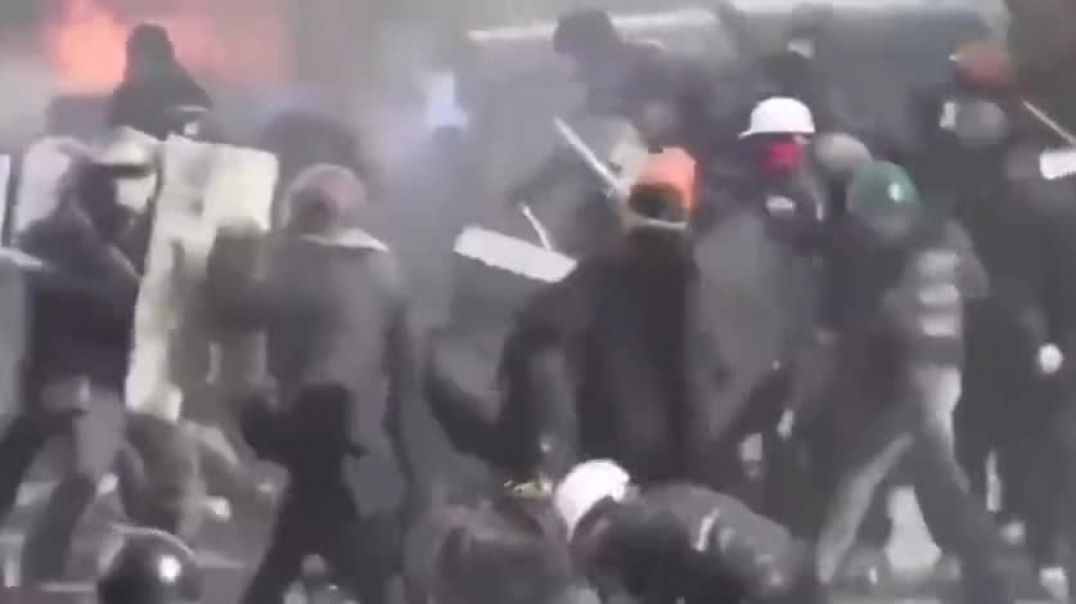 Ukrain Rioters Vs. Riot Police