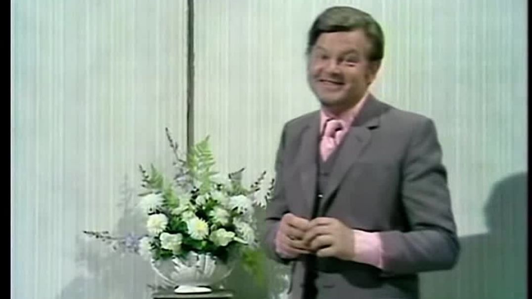 Benny Hill - Awful Moments of Television (1971)