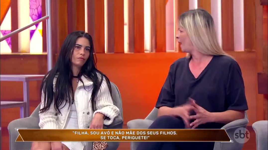 Avó cuida dos netos enquanto filha sai pro baile funk