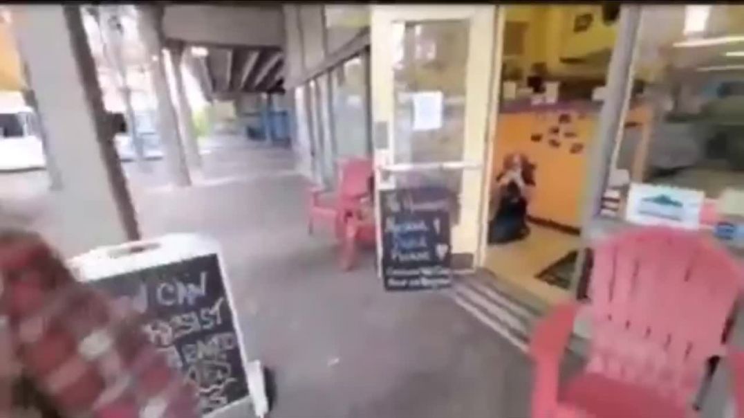 Two women fight over masks mandate in cookie shop