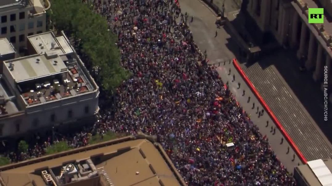 Protests in Melbourne Australia against mandatory vaccination!