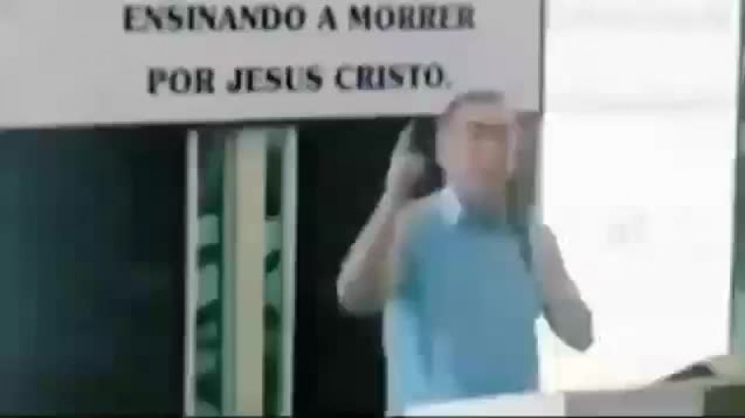 Pastor Tupirani da Hora sobre cartão de vacinação e dando o endereço pra polícia