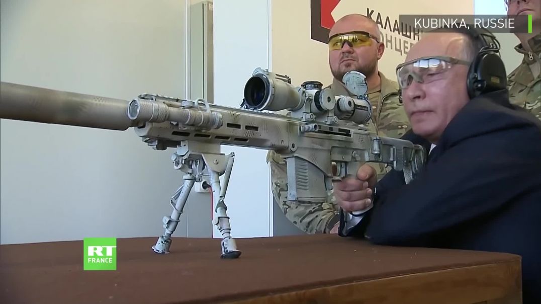 Poutine the man firing a sniper Kalashnikov rifle !