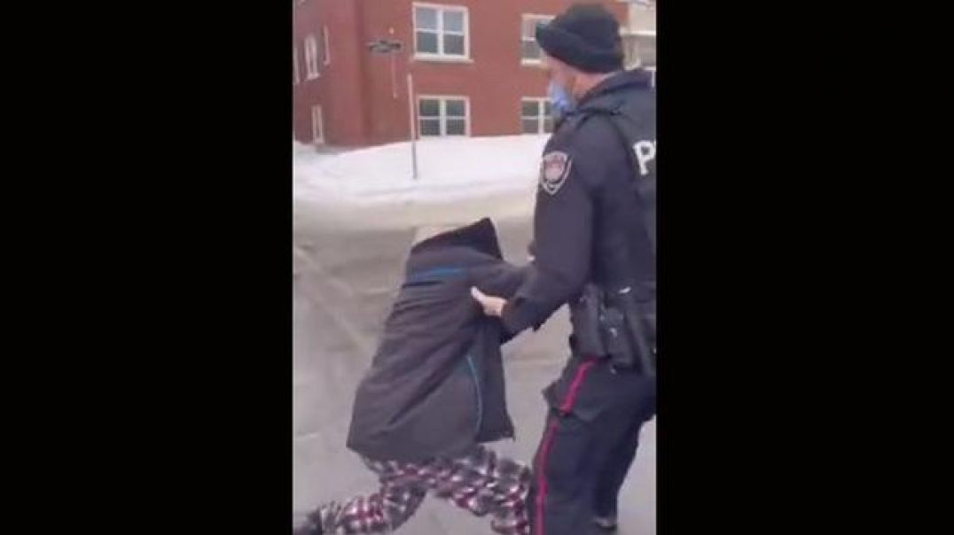 Ottawa Police Detain Old Man For Honking Horn, ARRESTED For Not Showing ID FEB.07.2022