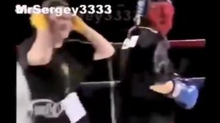 Quem vence uma luta de MMA… Um macho escroto sem saber arte marcial ou as feministas que já treinaram?