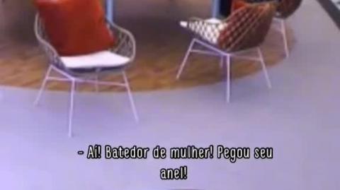 Indignas desonradas e sujas, quer conhecer o capeta? Lhe  apresento a mhulherr...