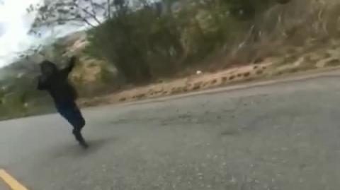 Será que os homens que estão tirando o time de campo estão forçando a acontecer isso?