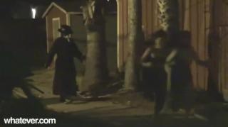 MÉDICO DA PESTE "SAI PRA DAR UM ROLÊ NOTURNO " E SOFRE PRECONCEITOS MISÂNDRICOS !