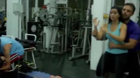 morra de rir, beta vs gostosa na academia sendo tratados pelo personal training