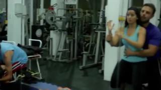 morra de rir, beta vs gostosa na academia sendo tratados pelo personal training