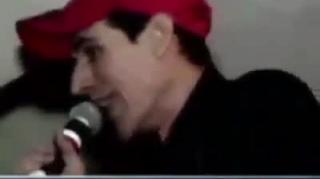 Reportagem Antiga: O Cornocrata pegando mais uma vez a Muié o traindo!  "Mas... Quem ama perdoa né"?