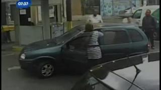 Delegada acusa homem de agrassão. E se não fosse as santas filmagens ele estaria preso, tudo por conta da palavra da mui