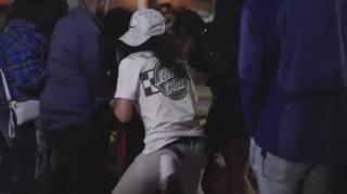 Mulheres Brigando nas RUAS,cada vez mais comum