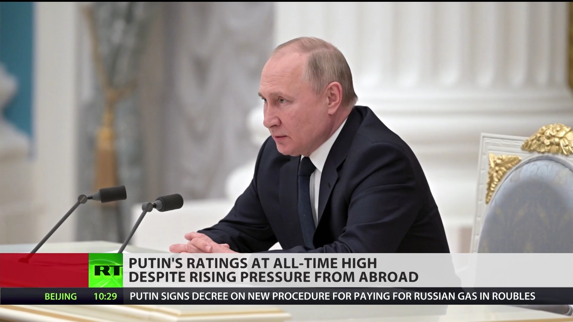 Putin's approval ratings soar despite Western pressure