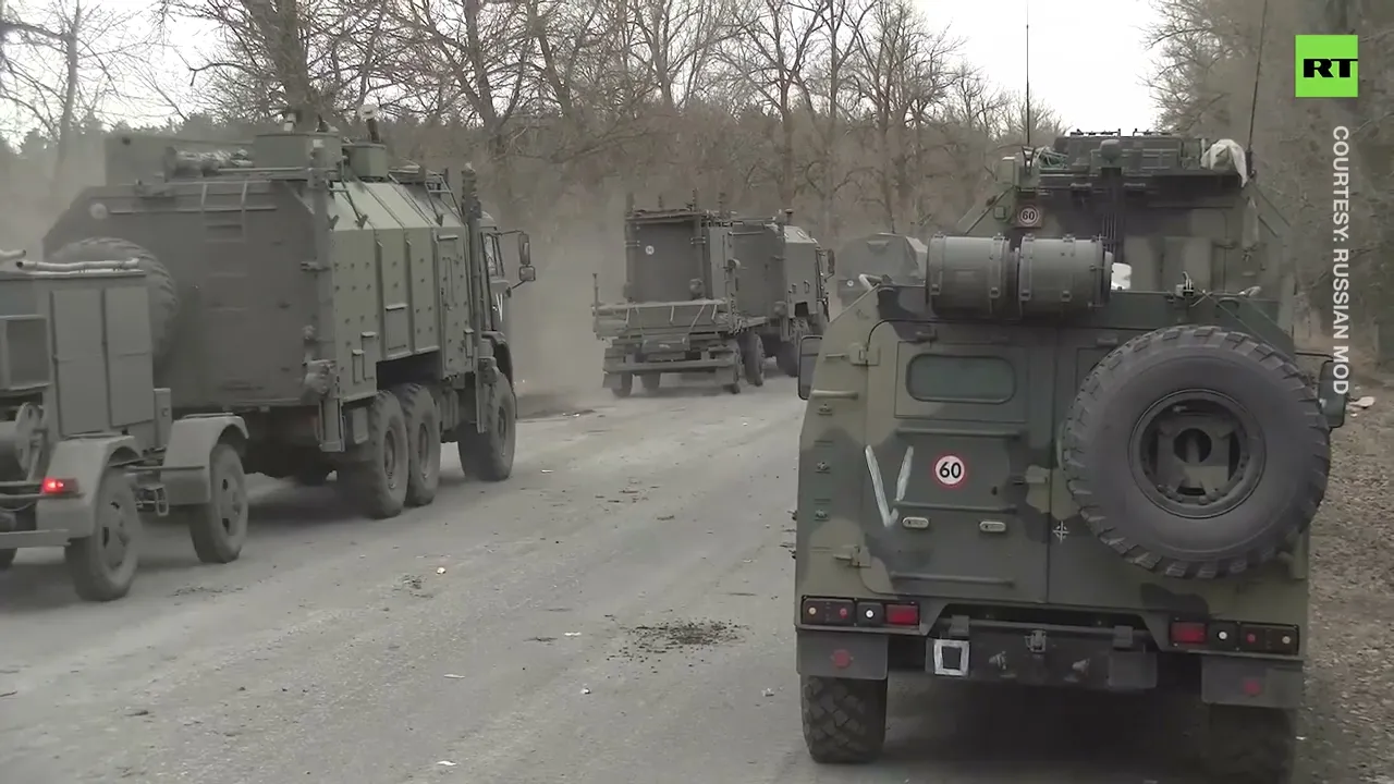 Column of Russian armored vehicles marches through Ukraine