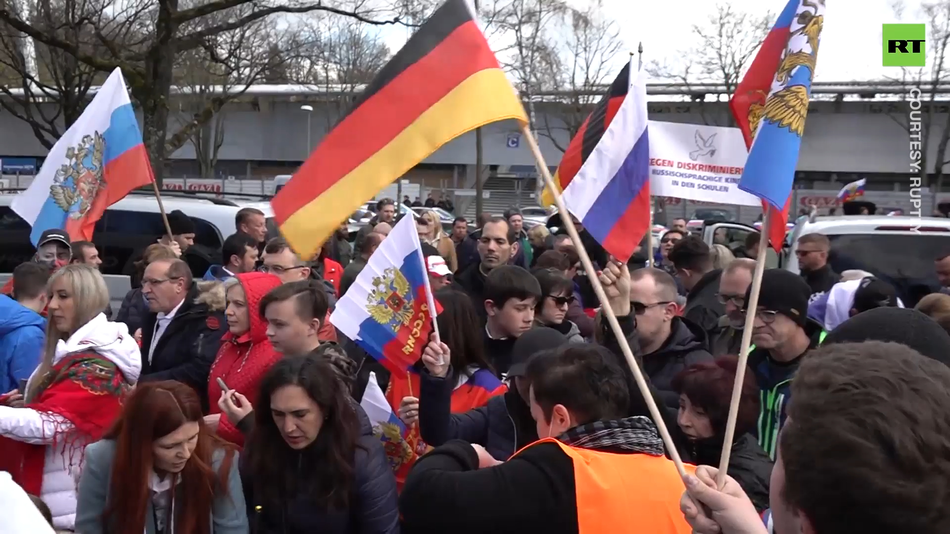 Hundreds join rally against Russophobia in Stuttgart