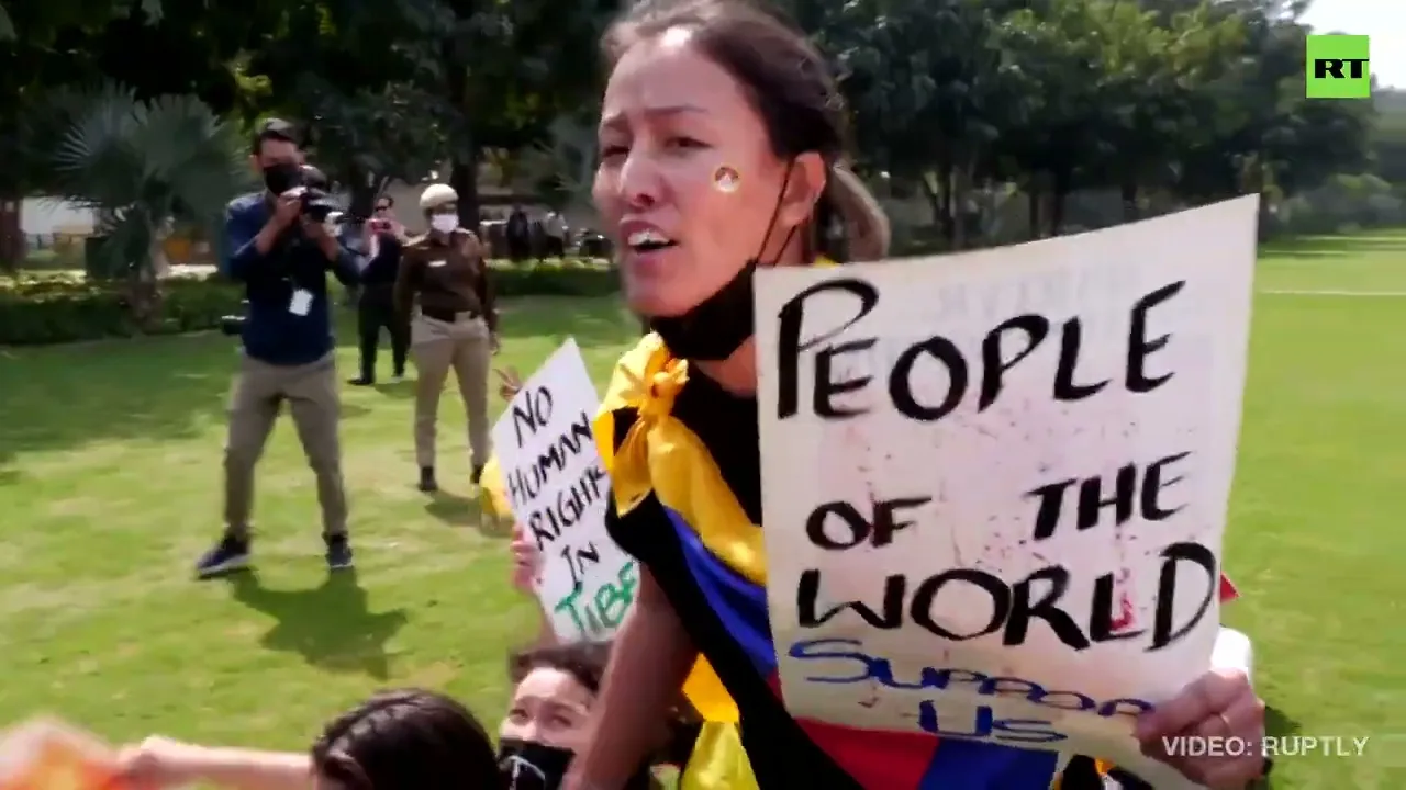 Tibetans protest outside Chinese Embassy in India