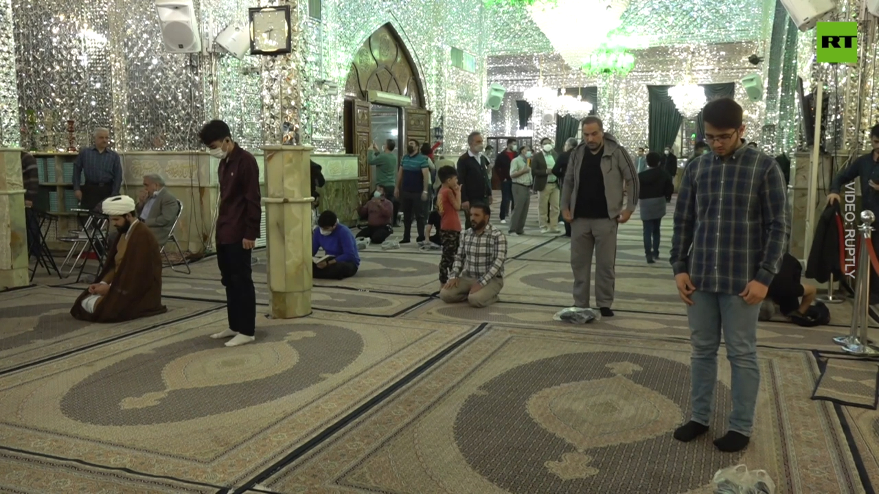 Ramadan’s beginning marked at Tehran shrine