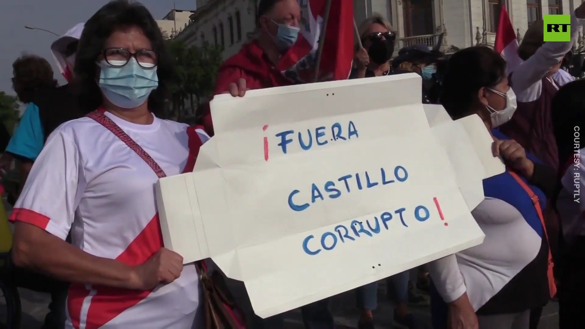 Peruvian protesters denounce president Castillo demanding his resignation