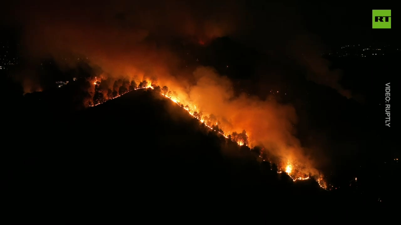 Massive wildfire ravages northern Italy