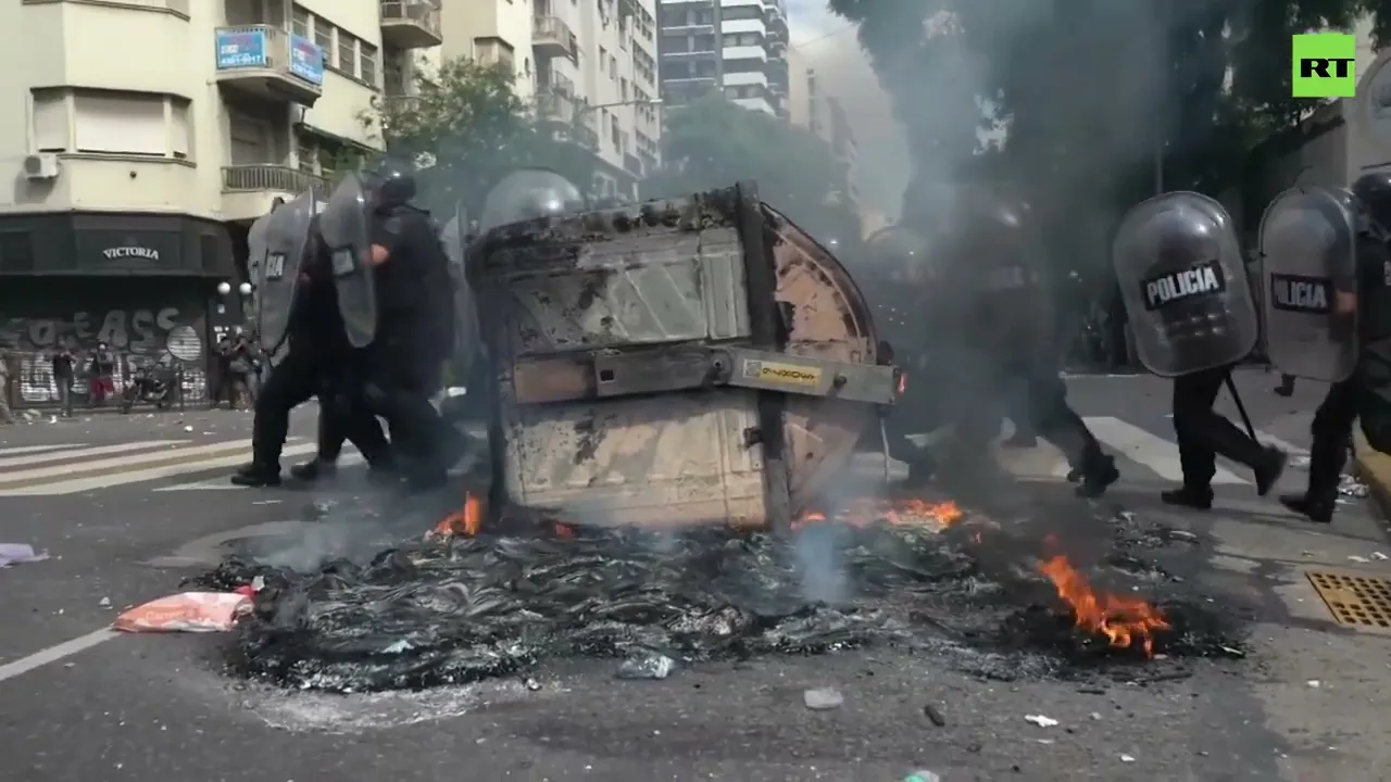 IMF deal protests in Argentina end in clashes