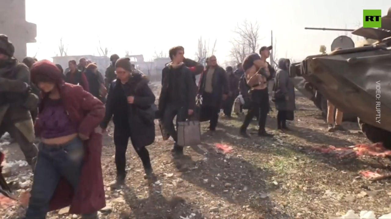 Civilians safely evacuated in Mariupol - Exclusive footage