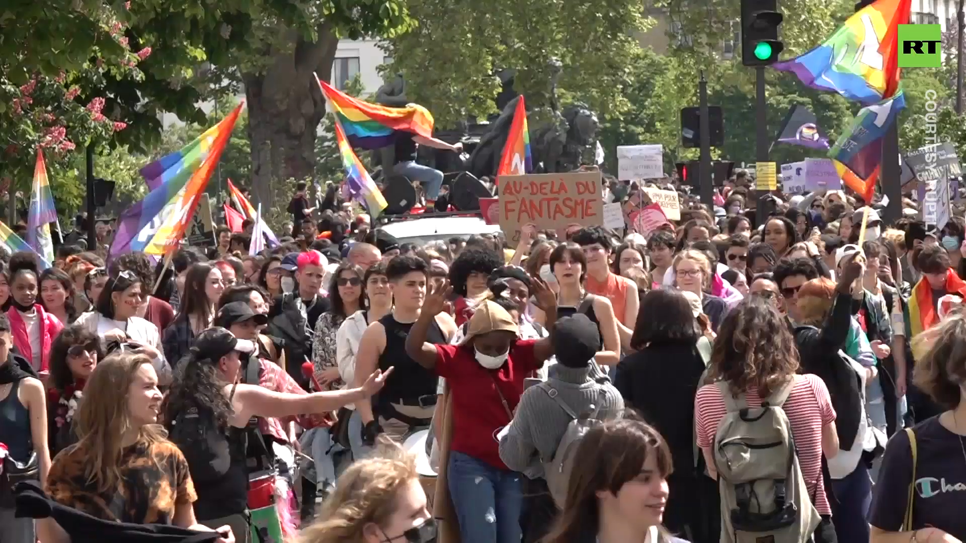 Pro-LGBT protesters march against right-wing Le Pen