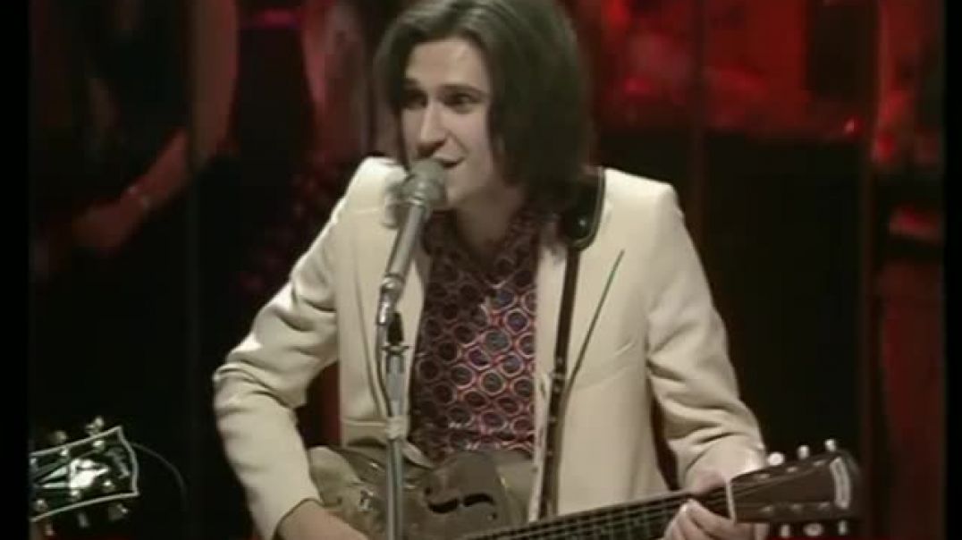 The Kinks Lola Top of the Pops 1970 - A warning to the curious blue pill!! lol! great and funny song