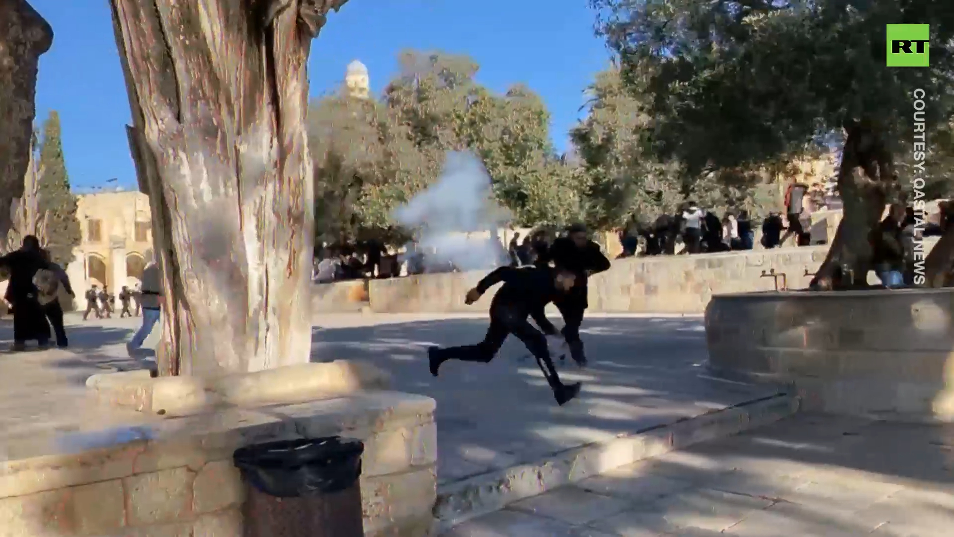 Dozens injured in clashes between Palestinians and Israeli police