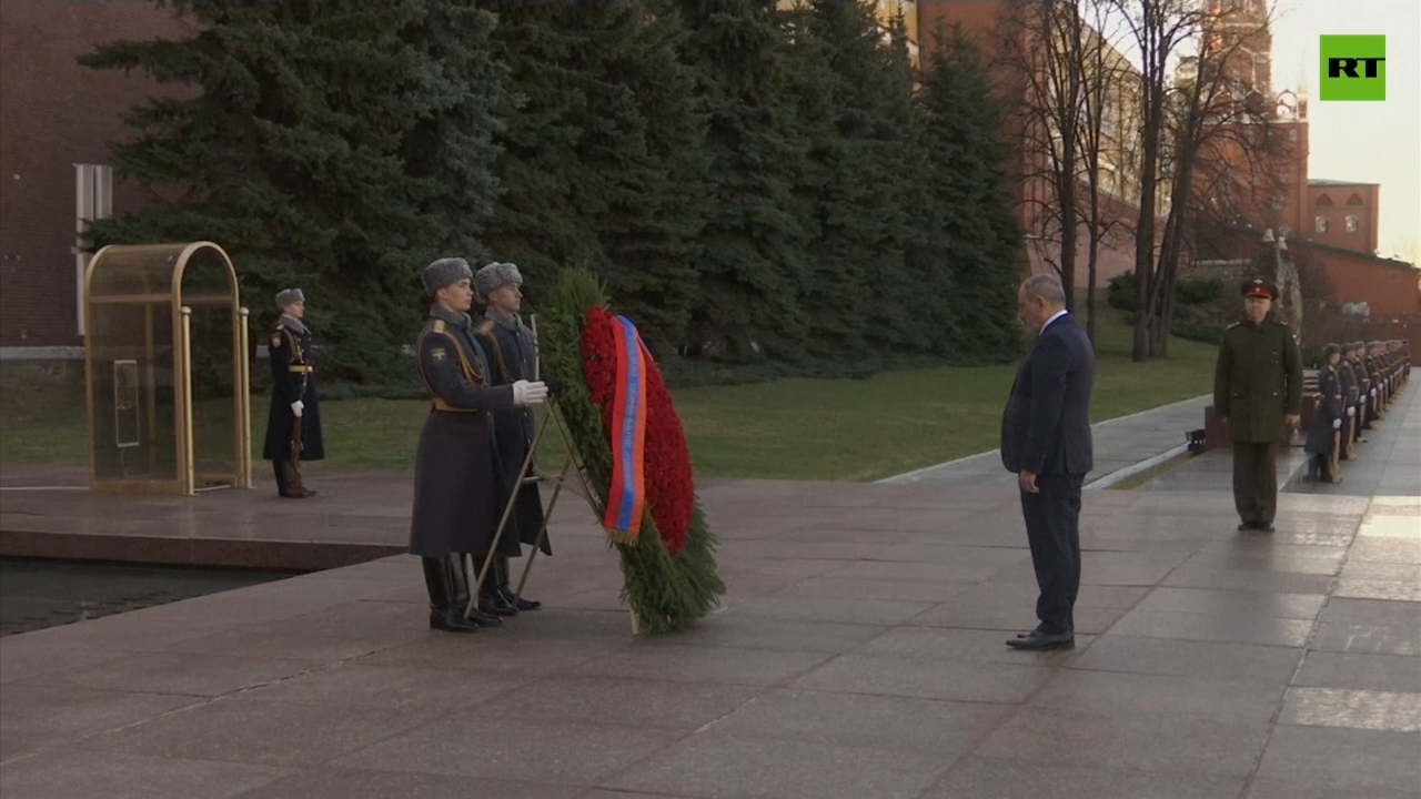 Armenian Prime Minister lays wreath in Moscow