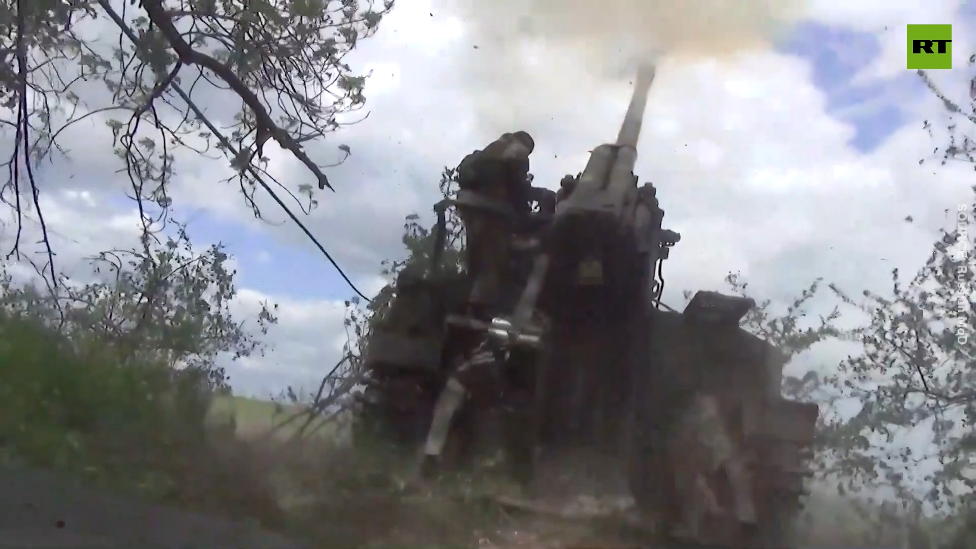 Russia’s Giatsint-S self-propelled gun in action amid continuing hostilities