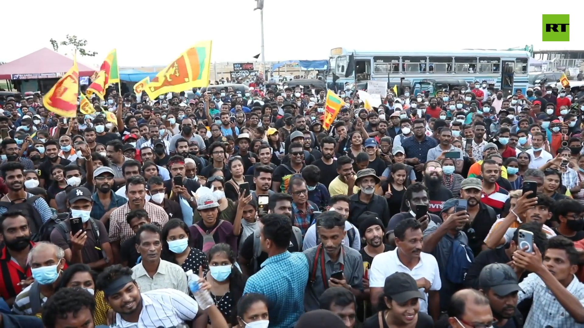 Mass protest in Colombo as Sri Lankan president re-imposes state of emergency