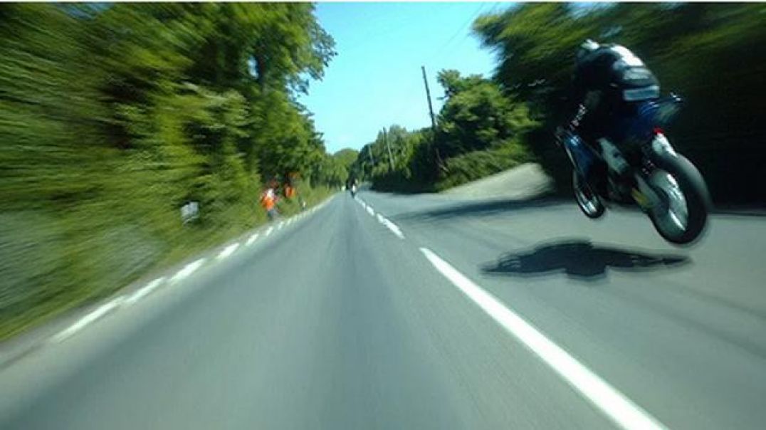 GUY MARTIN vs MICHAEL DUNLOP Isle of Man TT ROAD RACES