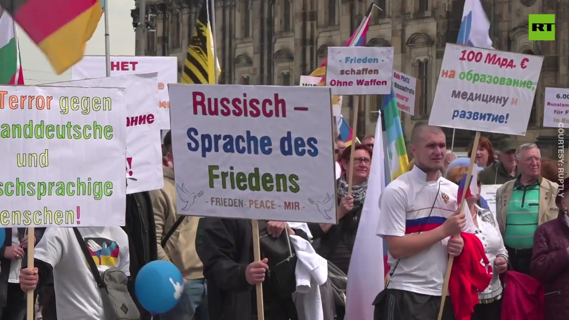 Pro-Russia and pro-Ukraine protests meet in Germany